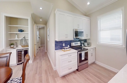 Treasure Cay House | Treasure Cay Getaway with BOAT DOCK! 4 bedroom, pool, & bbq Cabana