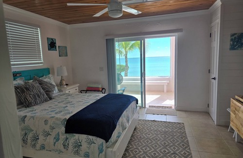South Palmetto Point Resort | Trela Sands #3 in Eleuthera Bahamas 1 Bedroom studio right on the beach