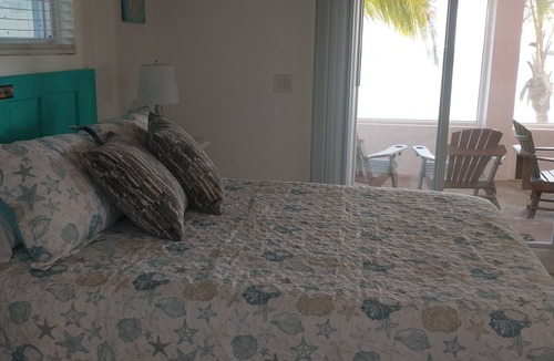South Palmetto Point Resort | Trela Sands #3 in Eleuthera Bahamas 1 Bedroom studio right on the beach