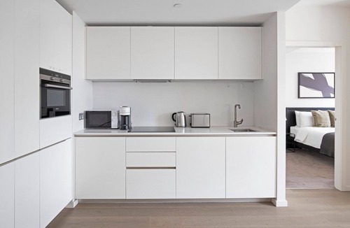 South Bank Apartment | Trendy South Bank 1BR w/Pool, Gym & Concierge, nr Tube, by Blueground
