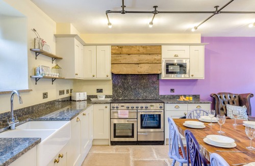 Burslem House | Trent Barn - Eight Bedroom House, Sleeps 16