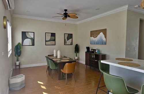 Gambier House | Tropical Oasis 2BR Townhouse Unit 2 Minutes from Airport & Beach