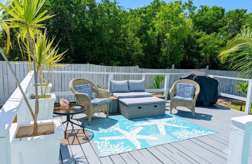 Gregory Town House | Turquoise Oasis Cottage
