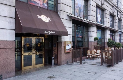 Market Street Apartment | Two Balconies, hydro massage shower, free WiFi