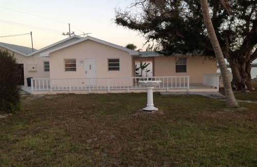 Deadmans Cay House | Two bedroom home Home with small beach. Spectacular sunsets! Simms Bunches