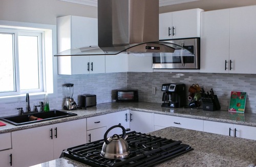 Steventon House | Two bedroom two bathroom beach house located 10 steps from the beach