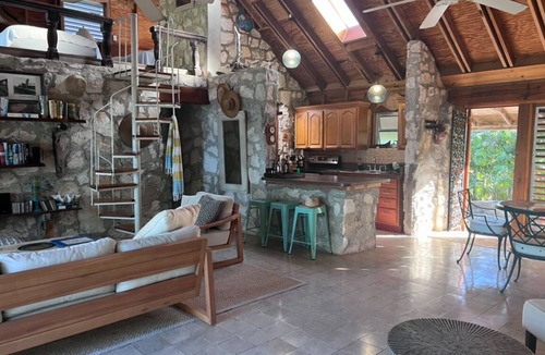 New Bight Villa | Two villas on a white sandy beach of Fernandez Bay
