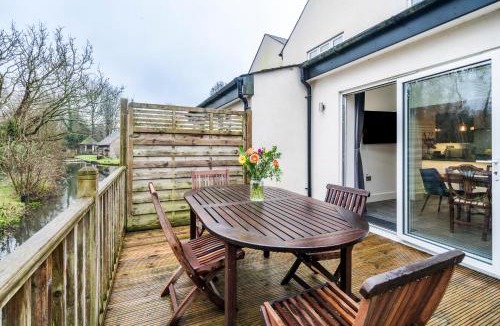 Hemel Hempstead Apartment | Two Waters 4bed Luxury Business and Retreat