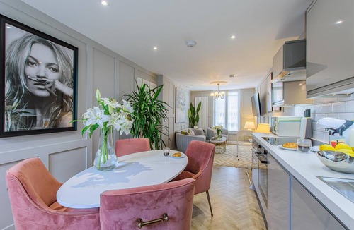 Dunstable Apartment | Ultra Modern: Luxury 1 Bed Serviced Apartment