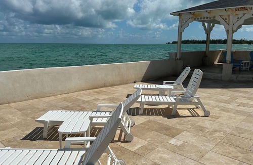 Nassau House | Unbelievable Ocean Front Property & Spacious 6-bedroom house in beautiful Nassau