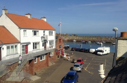 Dunbar Apartment | Unique 2 Bedroom Harbour Front Apartment. License No. EL00051F.