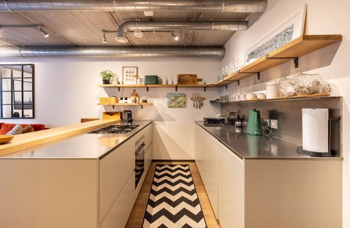 Cathedrals Apartment | Unique Loft-Style Apartment in Central London
