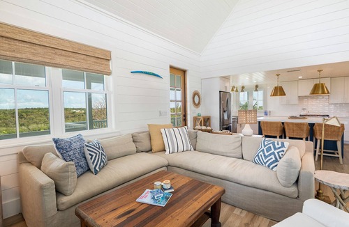 Hope Town Villa | UpAlong Manor - Located at Edge of Settlement w/Private Dock and Pool
