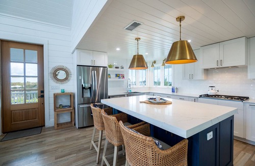 Hope Town Villa | UpAlong Manor - Located at Edge of Settlement w/Private Dock and Pool