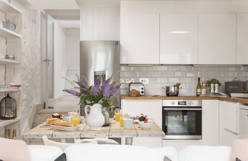 Mousehole House | Upper Chandlers Cottage - Sea Views & Wi-Fi