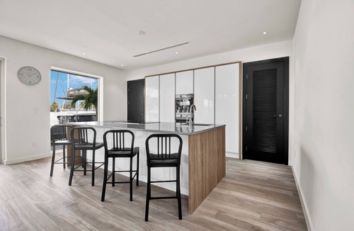 Palm Cay Condo | Upscale One Marina Condo at Palm Cay, luxury amenities, 4 Bedrooms.
