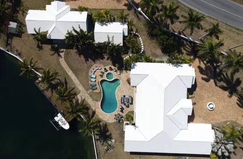 Williams Town Villa | Upscale private house.
