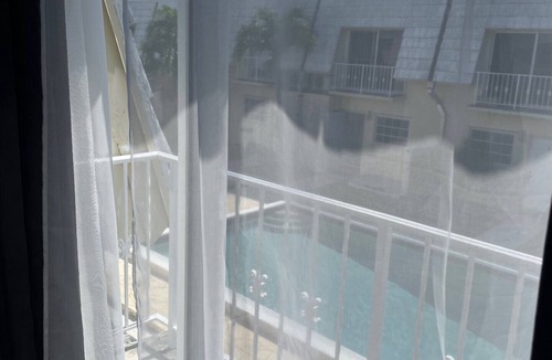 Bell Channel Bay Condo | Vacation Lovers Blue Water Paradise: 2-bedroom condo with AC, WiFi in Freeport