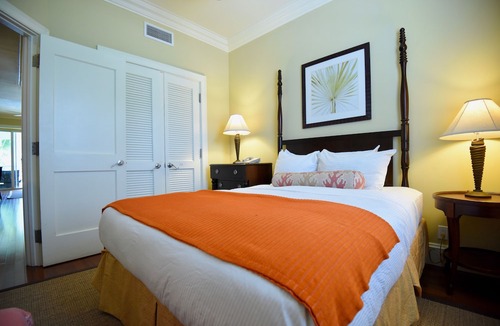 Dunmore Town Hotel | Valentines Resort & Marina