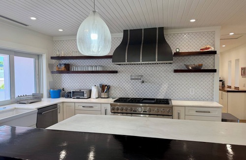 Lubbers Quarters Cay Villa | Vermilion Villa - oceanside luxury designed for friends and family