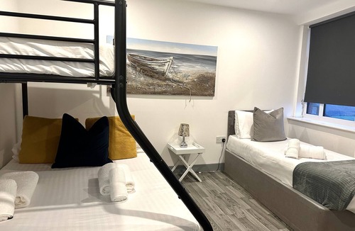 North Shore Apartment | Vermillion 5 · Vermillion Suite Winter Gardens 2Bed Apartment