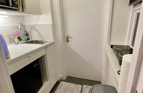 Cheltenham Cottage | Vernon Place Accommodation
