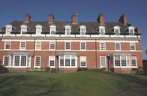 York Apartment | Very central G2 listed building. Free parking & WIFI. 4 mins walk to York Minste