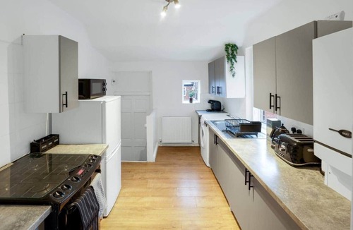 Fenham Apartment | Very Spacious 3br House With Parking nr City Cntr