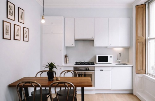 Fitzrovia Apartment | VI&CO | Sapphire Sanctuary | 1BR, 1st Floor, Fitzrovia, Central