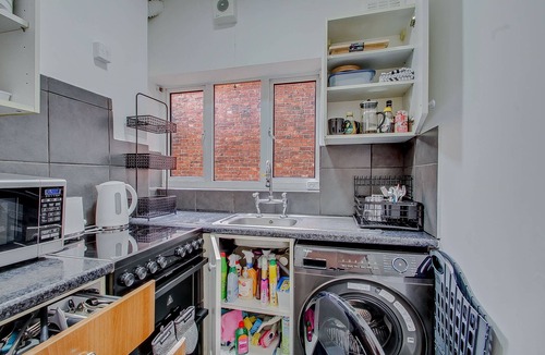 Mapesbury Apartment | Vibrant Willesden Green 2 Bedroom Flat