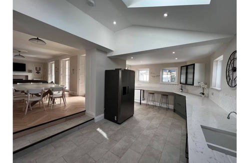 Babbacombe Villa | Victorian Villa with sea views and hot tub close to the beach with a games room.
