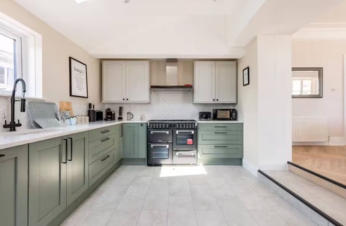 Babbacombe Villa | Victorian Villa with sea views and hot tub close to the beach with a games room.