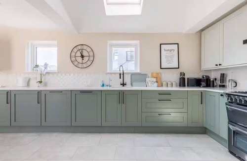 Babbacombe Villa | Victorian Villa with sea views and hot tub close to the beach with a games room.