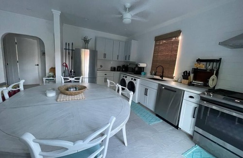 Rock Sound House | Villa De La Rose - A Stylish Escape! Enjoy sunset dinners.