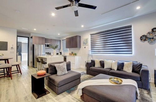 Nassau Apartment | Villa Luxe! Stylish, modern condo near beach