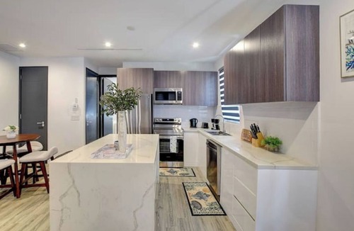 Nassau Apartment | Villa Luxe! Stylish, modern condo near beach
