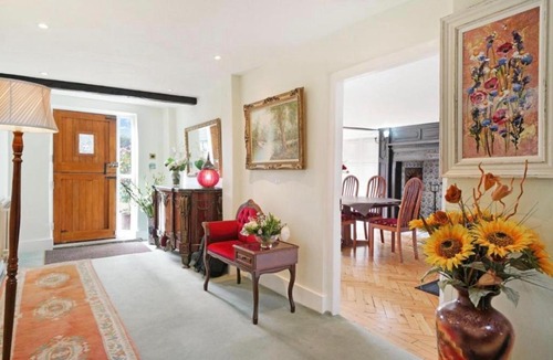 Eastcote and East Ruislip Villa | Villa sleeps 17 Historic Heritage 20mins away from Baker Street with HOT TUB Not for Event