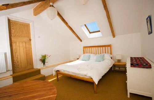 Milford on Sea Bed & Breakfast | Vinegar Hill Pottery B & B