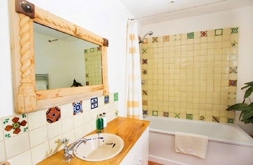 Milford on Sea Bed & Breakfast | Vinegar Hill Pottery B & B