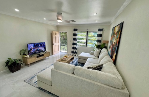 Nassau Condo | Walkable Nassau Retreat Near Beaches, Food, Downtown & Attractions