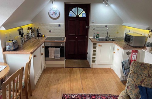 Michelcombe Apartment | Walkers Retreat with excellent views, large garden and free WiFi