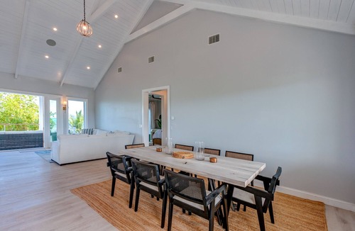 Hope Town House | Waterfront 4-Bedroom Home on Private Peninsula w/Private Dock!