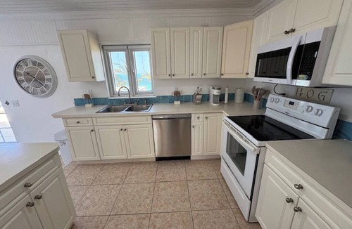Cooper's Town House | Waterfront Abaco Beach House - Private 5Bedroom 3Bath, 15 min from Treasure Cay