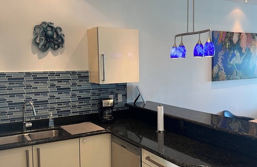 Bell Channel Bay Condo | Waterfront Charming Condo in Lucayan Gardens