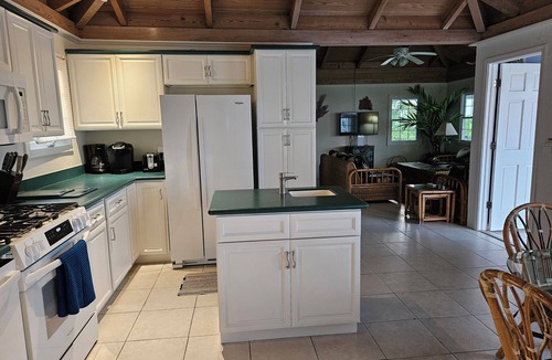 Green Turtle Cay House | Waterfront on White Sound, Private Dock, Beach, Swimming Pool, Solar/Batteries