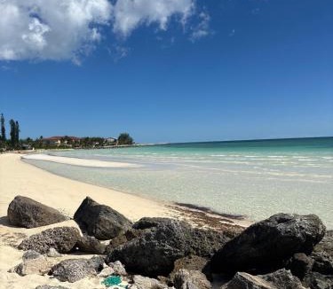 Bahamia West House | Waterfront unit with dock n 100ft seawall for boat, cristal Atlantic waters