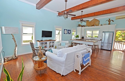 Spanish Wells Cottage | Waterfront Vacation Rental - Private & Quiet Location - Fully Air-conditioned