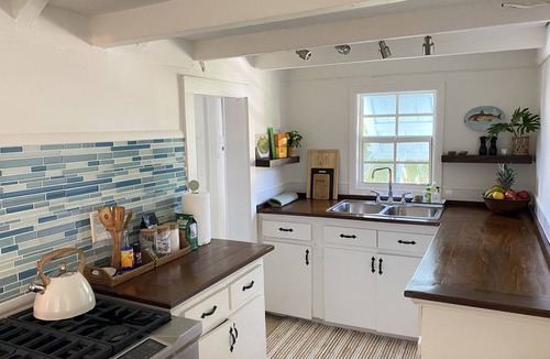 Dunmore Town Cottage | Waters Edge