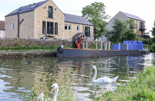 Gargrave House | Waters Edge Lock View