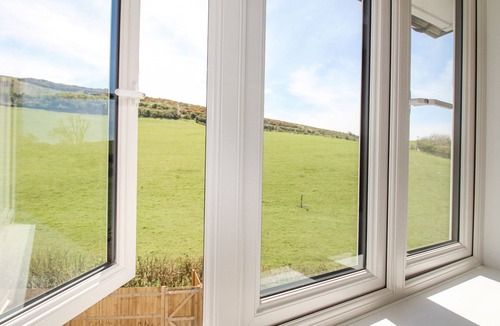 Lulworth Cottage | WATERSTON COTTAGE, pet friendly, with a garden in West Lulworth